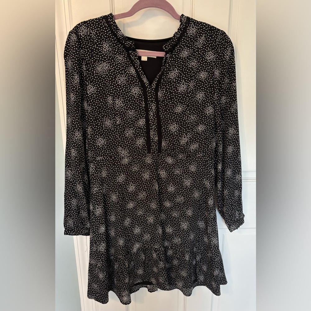 LOFT Women's Dress Size 8P Black
Ruffle Tasseled Crochet Lined Long Sleeve
